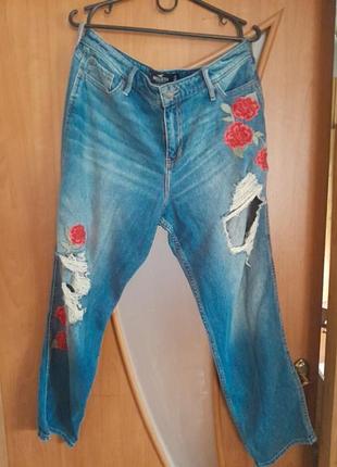 Джинсы женские рваные