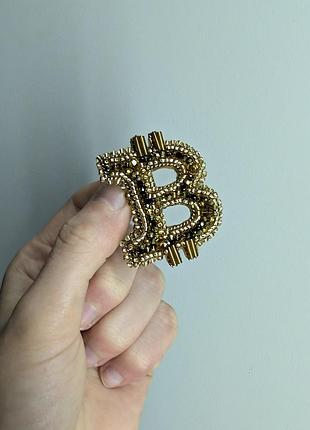 Брошь биткоин