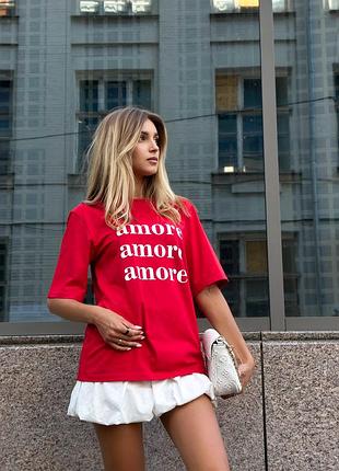 Футболка червона з трендовим принтом amore