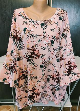 Шикарная, нежная блузка в цветы размер 24.