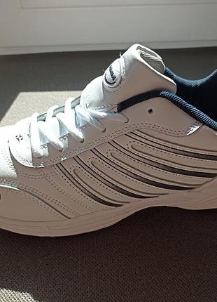 Кросівки бренд "bona" оригінал 42 ортопедична устілка якiсть