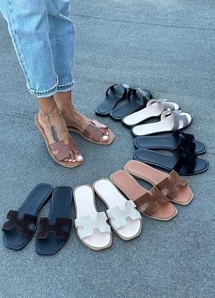 Женские кожаные шлепанцы в цветах