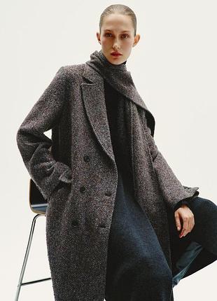 Пальто оверсайз з шарфом zara
