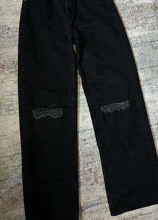 Чорні джинси bershka з розрізами на колінах. ʼ90s wide