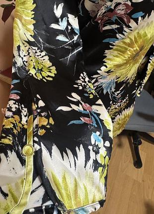 Нарядна сукня з довгим рукавом