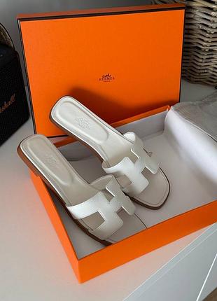 Трендові шкіряні шльопанці h… oran sandals white