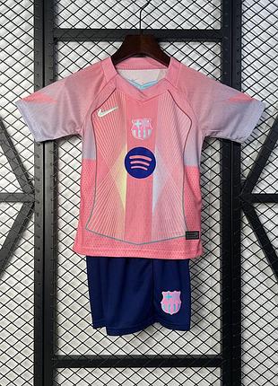 Дитяча футбольна форма барселона special edition рожевого кольору для дітей найк nike рафінья ямал