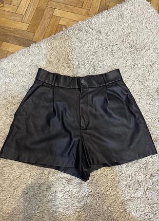 Чорні шорти еко шкіра zara