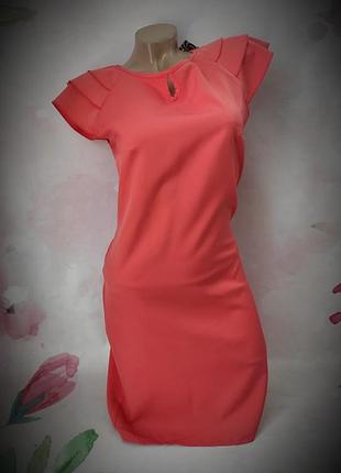 Платье кораллового цвета