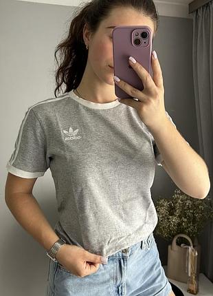 Жіноча оригінальна котонова футболка adidas