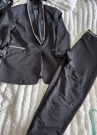 Костюм штани жакет