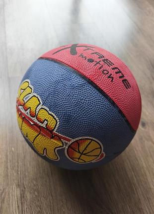 Баскетбольный мяч
