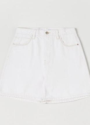 Шорты белого цвета