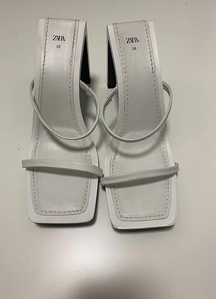 Босоніжки zara