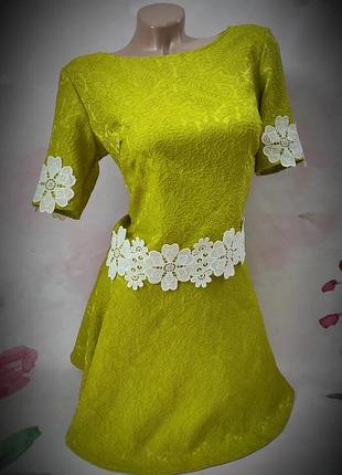 Новый костюм с кружевом