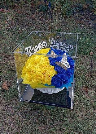 Букети в акрилових коробках