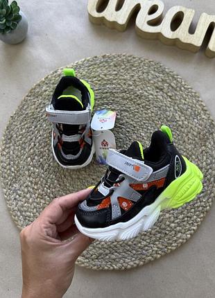 Кроссовки черные с салатовым 21-26
