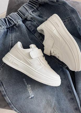 Дитячі кросівки