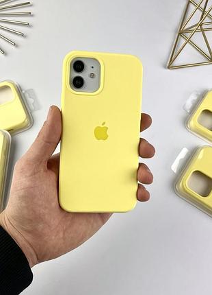 Силиконовый чехол на айфон 12 / 12 про с закрытым низом | case for iphone 12 / 12 pro лимонный (41)