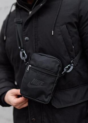 Барсетка чорна small nike чорне лого 7