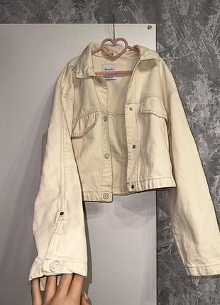 Джинсова куртка bershka