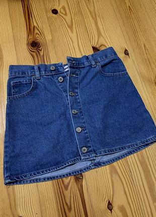 Джинсова спідничка. 36 розмір, підійде і на 34. річ в чудовому стані. одягалася декілька разів.