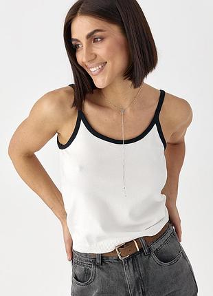 В'язана майка на бретелях