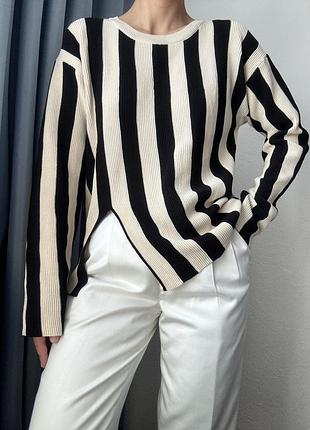 Бежева кофта в полоску з розрізом светр оверсайз