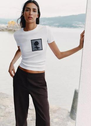 Футболка с карманом-цветком