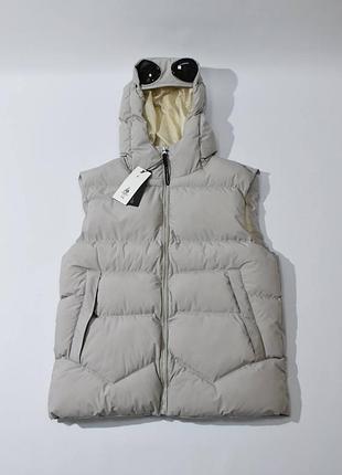 Мужская жилетка cp company на лето в бежевом цвете premium качества