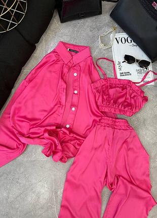 Шикарный, комфортный костюм шелк.