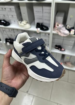 Стильні та зручні кросівочки