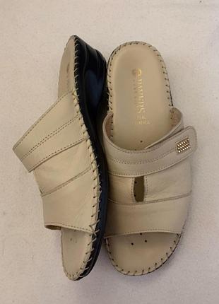 Босоніжки щльопанці шкіряні на липучці