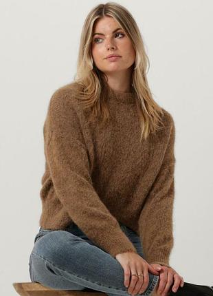 Вкорочена пухнаста кофта pull&amp;bear