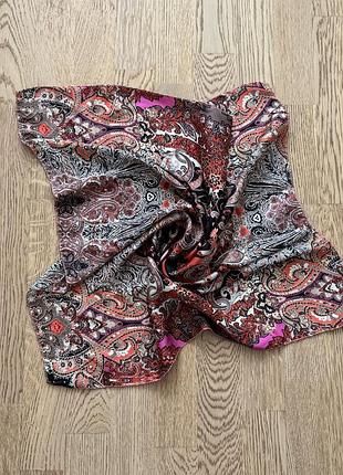 Красива хустка