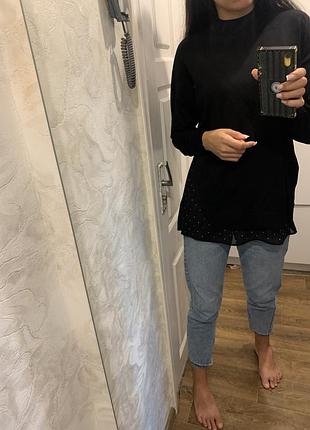 Черный удлиненный свитер водолазка