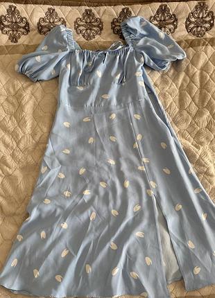 Плаття голубого кольору, вживане