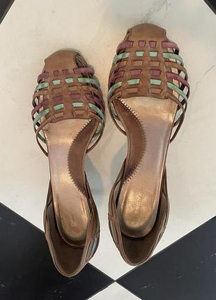 Босоніжки шкіряні