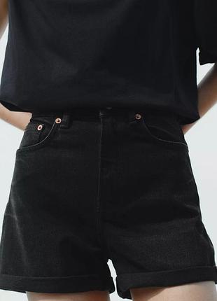 Оригинальные шорты mom fit на высокой посадке из новой коллекции zara original.