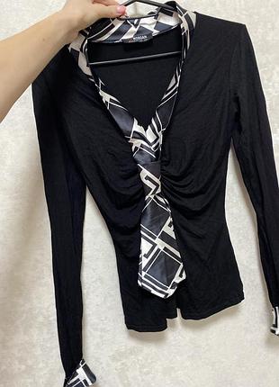 Жіноча блуза з довгим рукавом