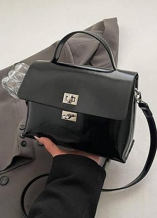 Классическая женская черная сумка сумочка с металлической модной застежкой