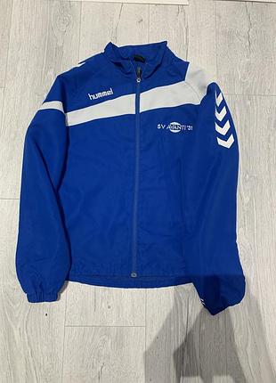 Вітрівка hummel