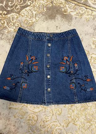 Джинсова спідниця.