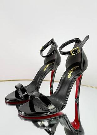 Жіночі босоніжки на високому каблуку, еко лак, 36-40р, чорні