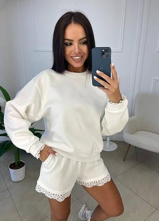 Костюм двойка с шортами