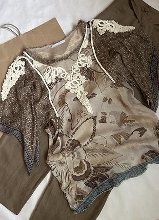 Изысканная шелковая блуза bally. италия.