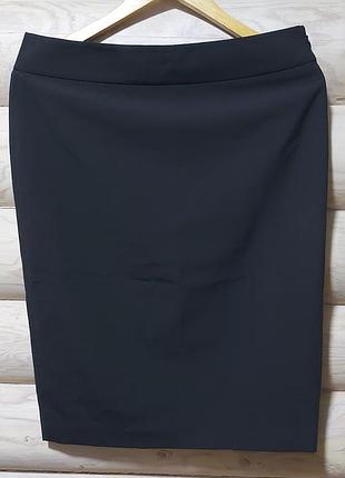 Юбка классическая, форма карандаша на силуэте