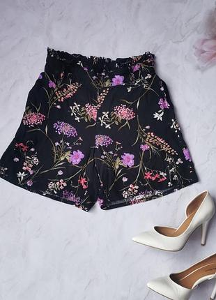 Шорти шорты