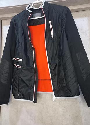 Фірменна, легка, тепла, демісізон,комбінована, спортивна,куртка, вітровка, з флісом на спині,з кишенями