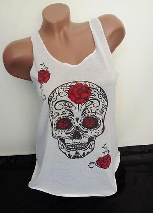 Майка.
білий колір, малюнок.